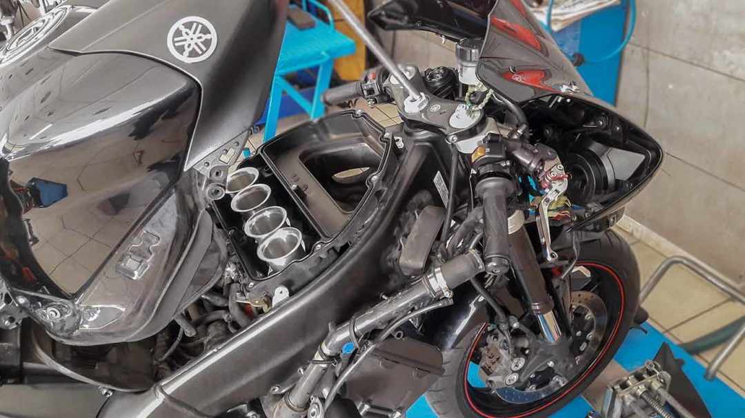 Yamaha R1 service φιλτρο αερος